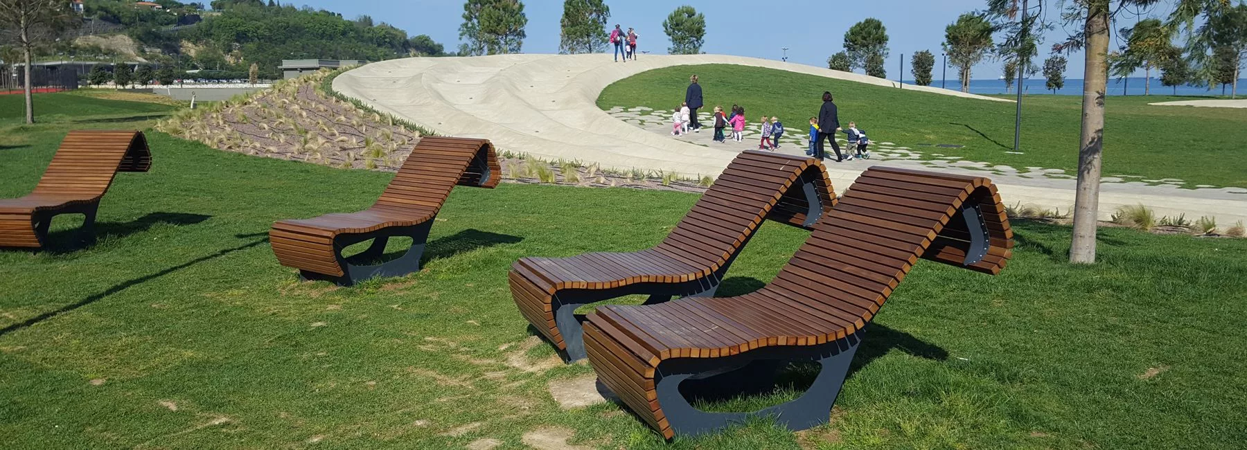 Banc Flow 1 Banc Flow : un banc extérieur design
