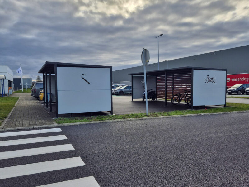 Aménagement extérieur complet chez Lyreco : mobilier urbain et solutions de mobilité