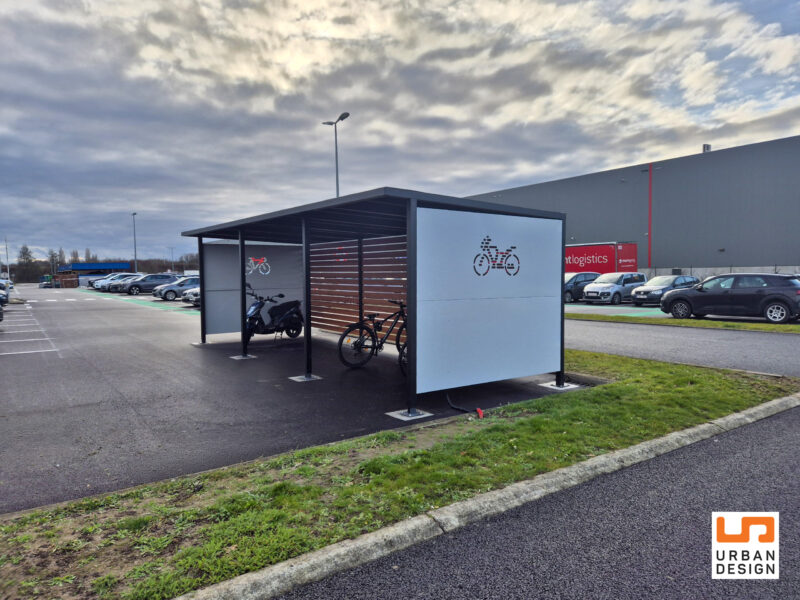 Aménagement extérieur complet chez Lyreco : mobilier urbain et solutions de mobilité