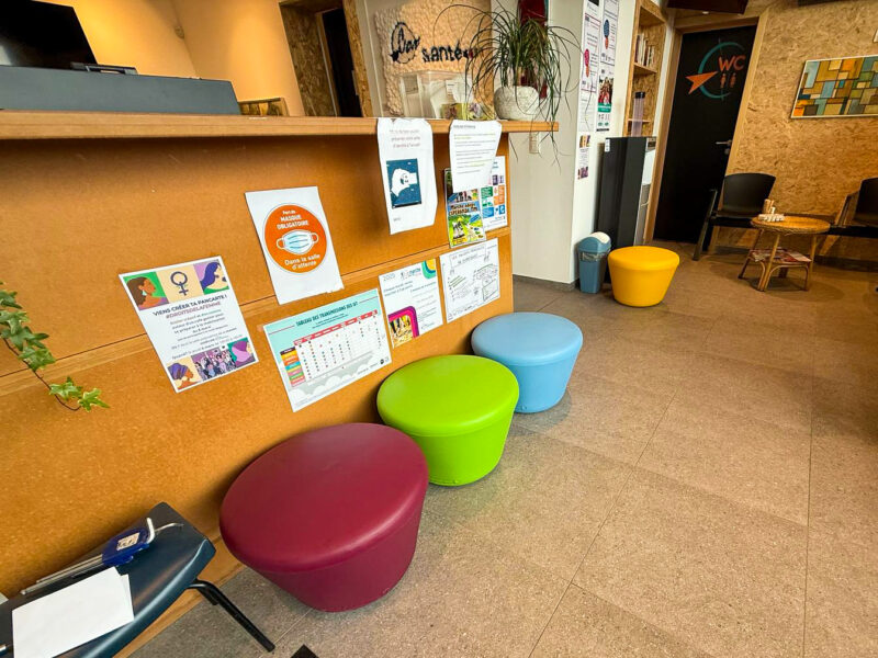 Du nouveau mobilier pour la salle d&rsquo;attente de la maison médicale Cap Santé