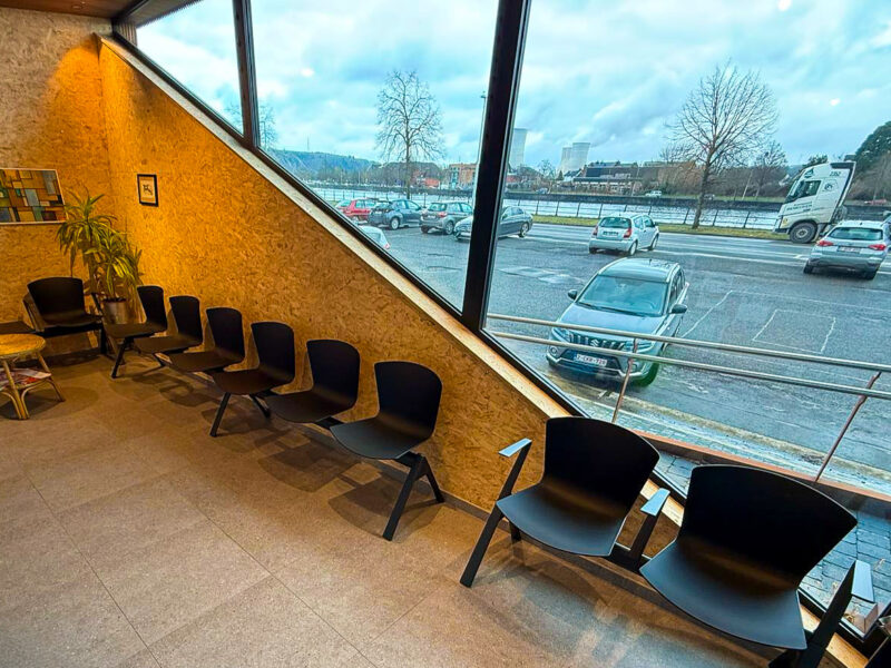 Du nouveau mobilier pour la salle d&rsquo;attente de la maison médicale Cap Santé